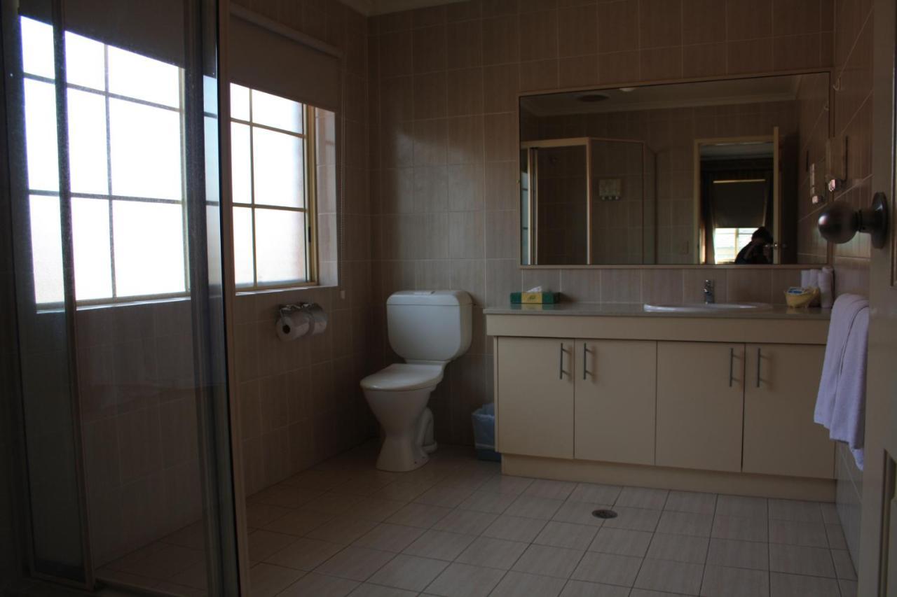 Grand Manor Motor Inn Queanbeyan Eksteriør bilde
