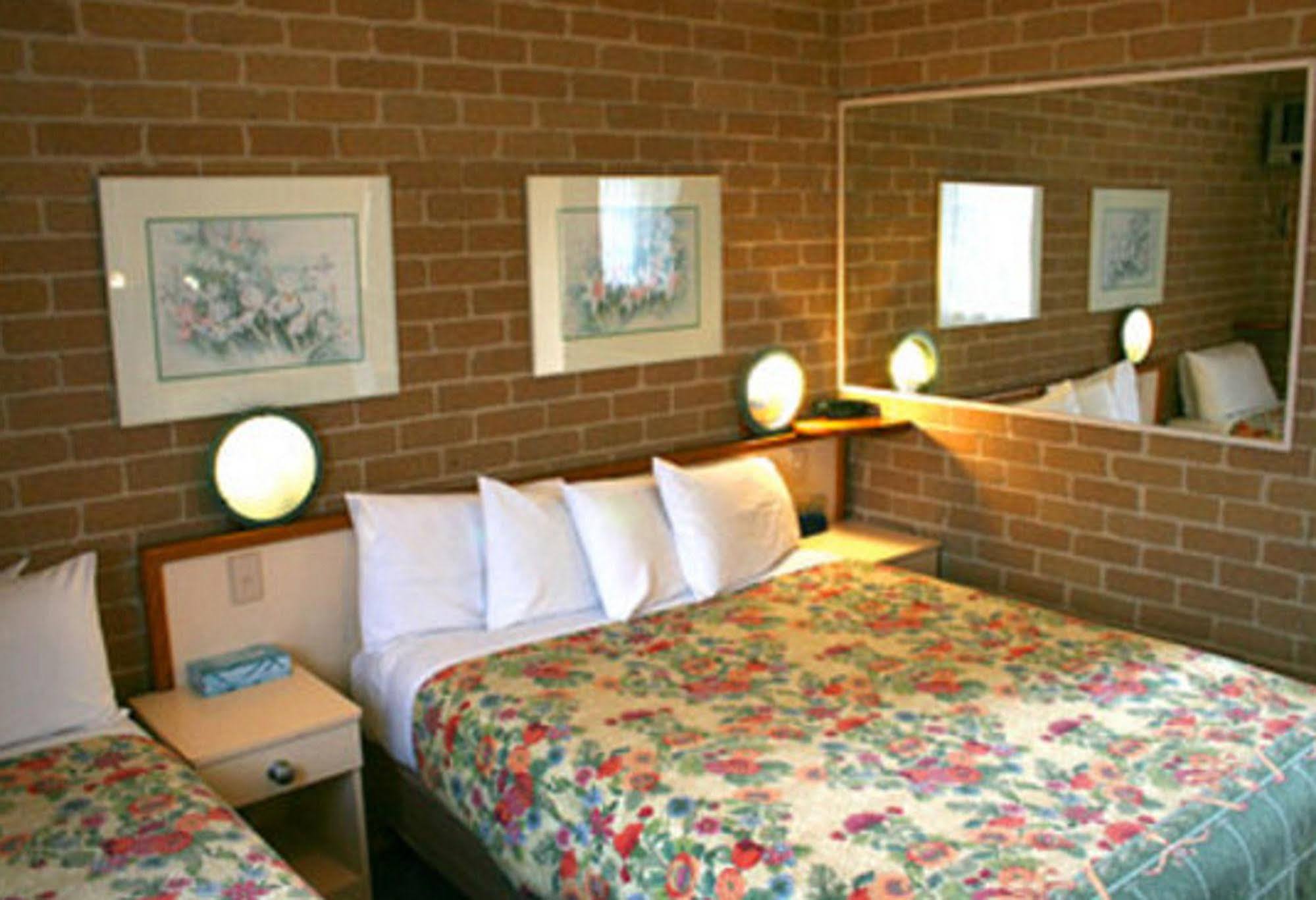 Grand Manor Motor Inn Queanbeyan Eksteriør bilde